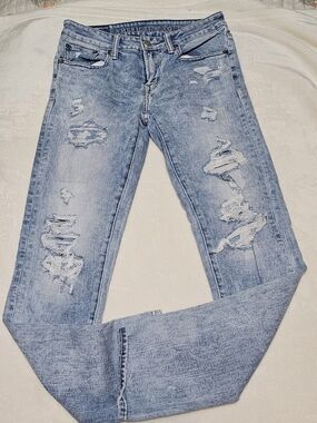 Size 29x32 American Eagle Outfitters Light Wash Ripped Skinny Jeans